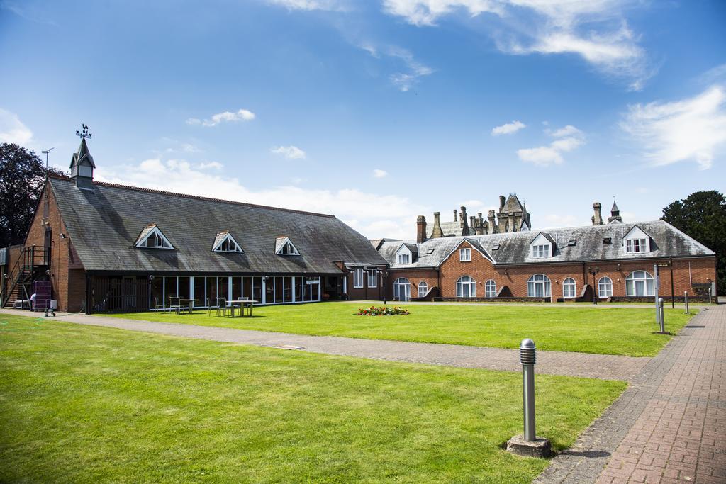 Mercure Warwickshire Walton Hall Hotel & Spa Wellesbourne Dış mekan fotoğraf